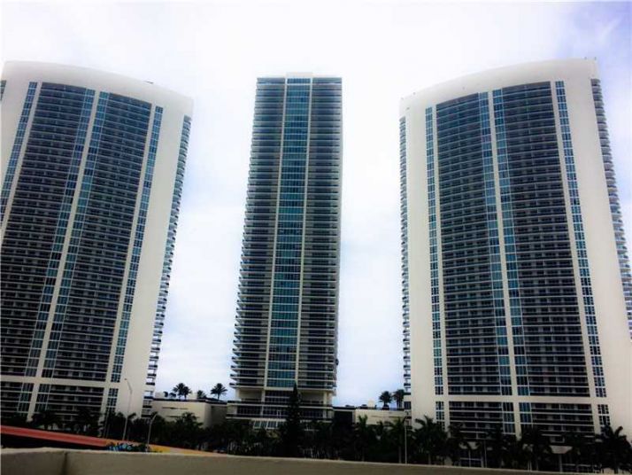 1833 S Ocean Dr # 401, Hallandale, FL 33009