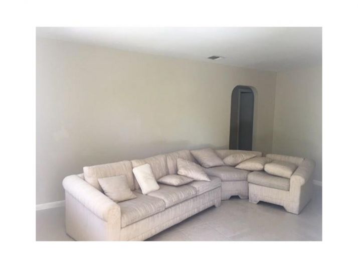 129 SE 4th St # 1-2, Hallandale, FL 33009