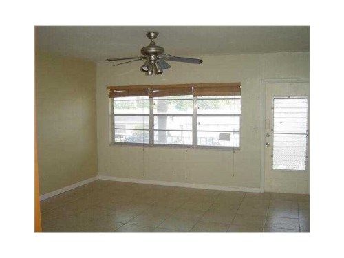 230 SW 11 Ave # 18, Hallandale, FL 33009