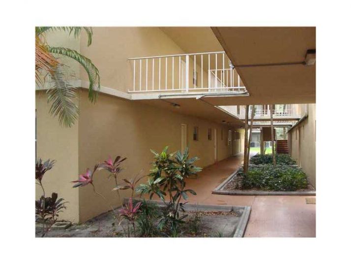 4215 N UNIVERSITY DR # 107, Fort Lauderdale, FL 33351