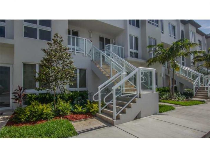 10260 NW 63 TERRACE # 206, Miami, FL 33178