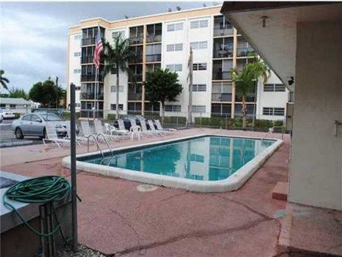 220 SW 9th Ave # 117, Hallandale, FL 33009