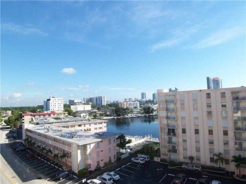 437 Golden Isles Dr # 7I, Hallandale, FL 33009