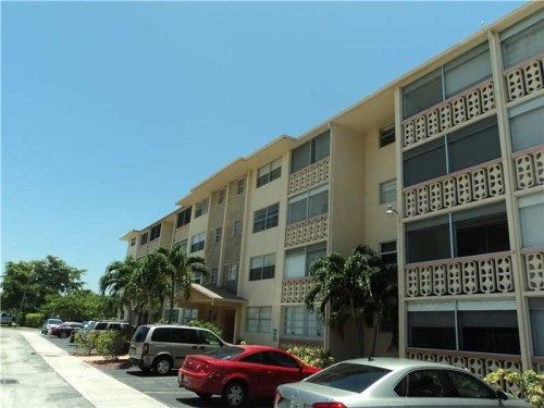 211 NE 8th Ave # 108, Hallandale, FL 33009