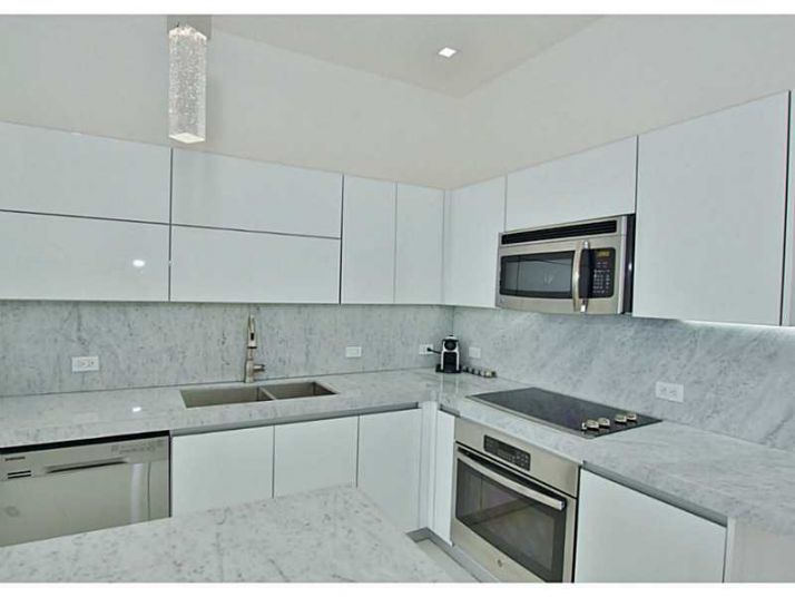 2600 HALLANDALE BEACH # T-3303, Hallandale, FL 33009