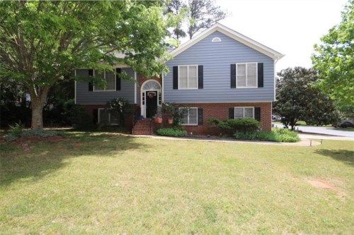 2984 Shady Woods Circle, Lawrenceville, GA 30044