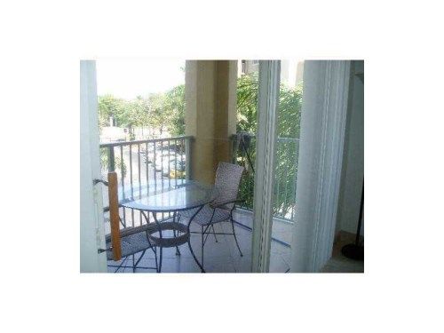 19901 E Country Club Dr # 301, Miami, FL 33180