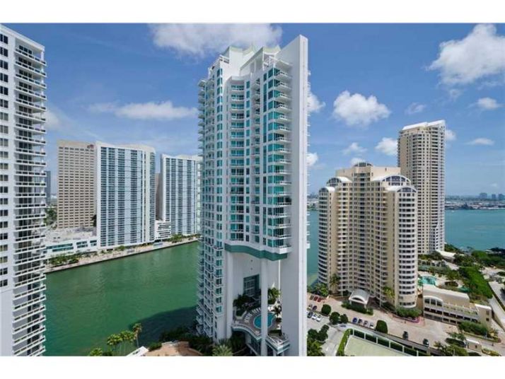 900 Brickell Key Blvd # 1802, Miami, FL 33131