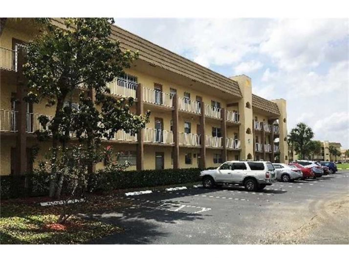 8225 Sunrise Lakes Blvd # 202, Fort Lauderdale, FL 33322