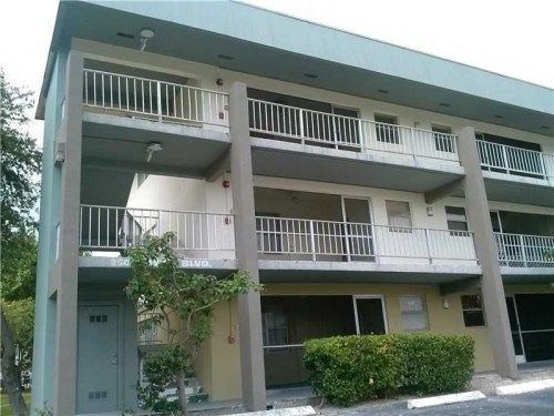 250 Layne Blvd # 117, Hallandale, FL 33009