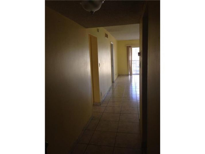 220 SW 9th Ave # 207, Hallandale, FL 33009