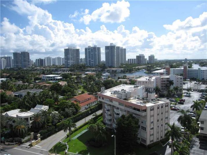 3180 S Ocean Dr # 1220, Hallandale, FL 33009