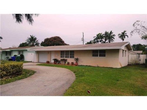 8211 NW 16th St, Hollywood, FL 33024