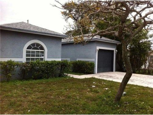 2546 NW 4th Ct, Pompano Beach, FL 33069