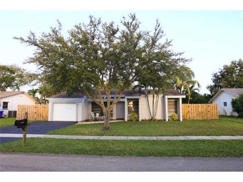 520 NW 85th Way, Hollywood, FL 33024