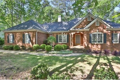 705 Lakeglen Drive, Suwanee, GA 30024