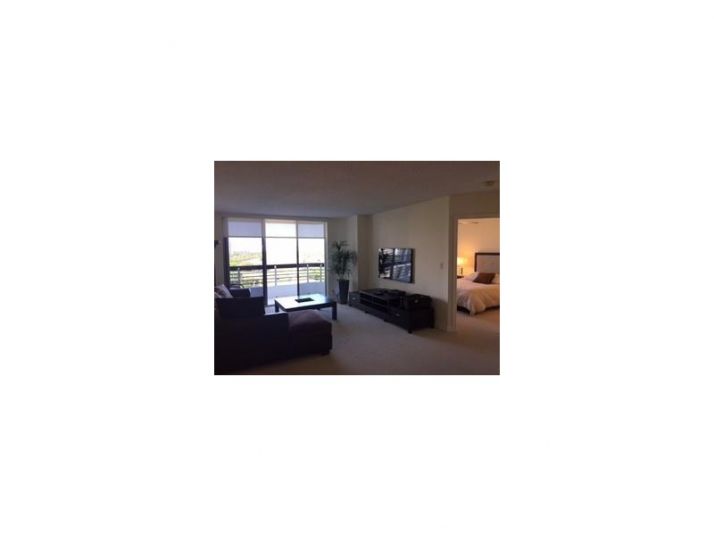 3530 Mystic Pointe Dr # 1008, Miami, FL 33180