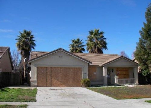 1255 S Irwin St, Tulare, CA 93274