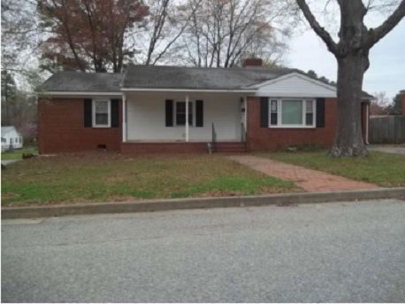 617 N Brunswick Ave, South Hill, VA 23970