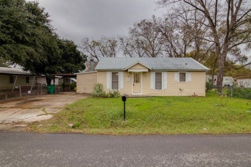 1406 Jones Street, Taylor, TX 76574