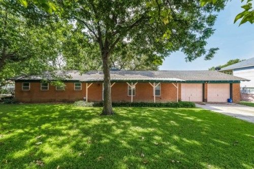 6117 Ten Mile Bridge Rd, Fort Worth, TX 76135