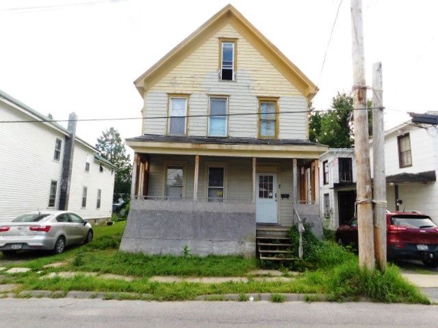 6 Burton St, Johnstown, NY 12095