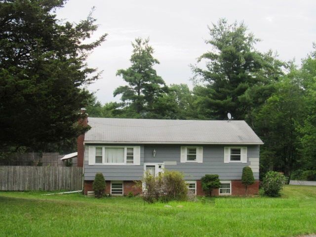 21 Laurel Park Rd, Wappingers Falls, NY 12590