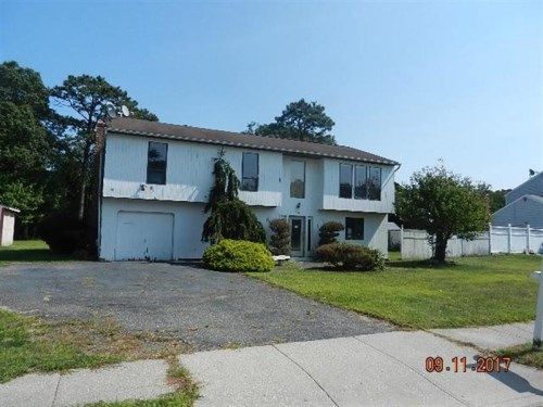 23 BELLA CASA LANE, Central Islip, NY 11722