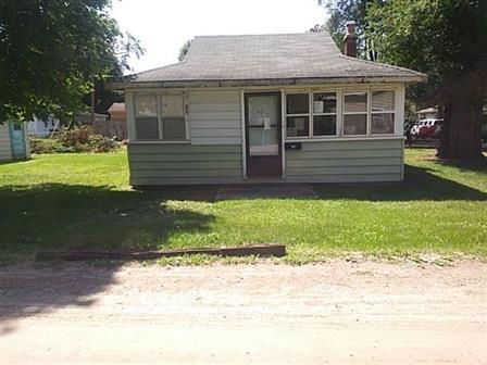 140 FRONT ST, Whitmore Lake, MI 48189