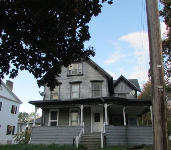 27 E Main St, Le Roy, NY 14482