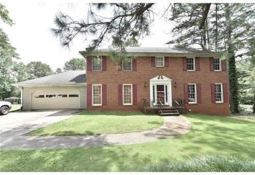 1570 Fieldgreen Ct, Stone Mountain, GA 30088