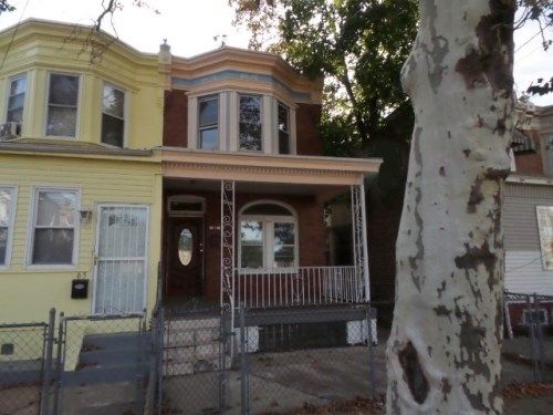 63 S 27th St, Camden, NJ 08105