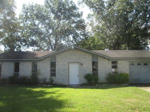 419 E Palm St, Lonoke, AR 72086