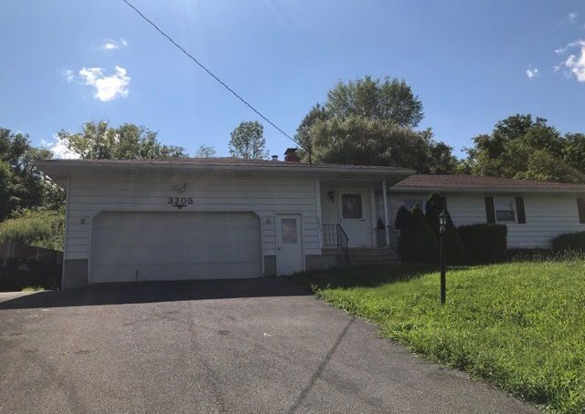 3205 Oneida St, Sauquoit, NY 13456