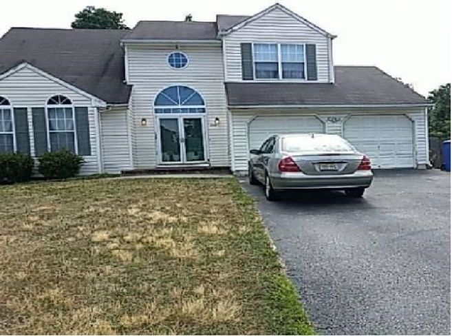 649 Loxley Dr, Toms River, NJ 08753