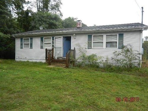 135 WEST BARTLETT RD, Middle Island, NY 11953