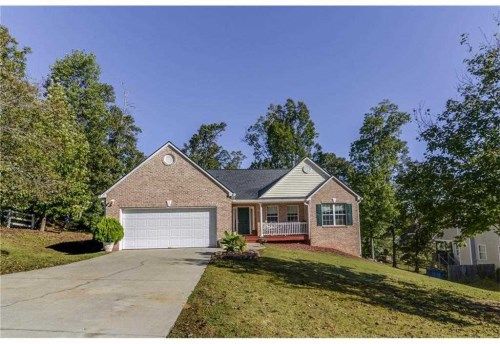 504 Plantation Creek Dr, Loganville, GA 30052