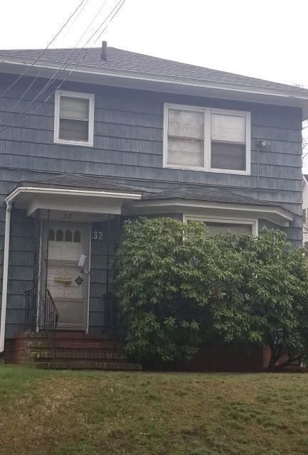 32 Storrow St, Lawrence, MA 01841