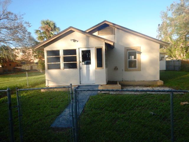 456 Pleasant St, Daytona Beach, FL 32114