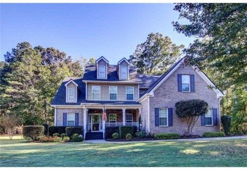 2112 Summit Ct, Loganville, GA 30052