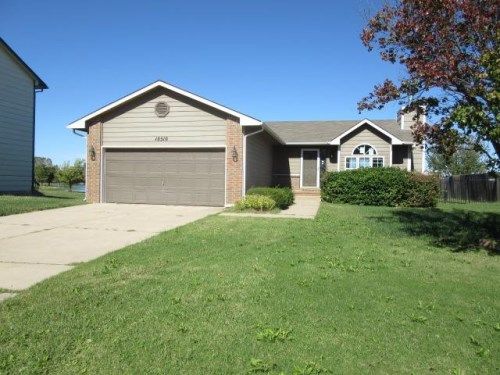 10510 W Harvest Ln, Wichita, KS 67212