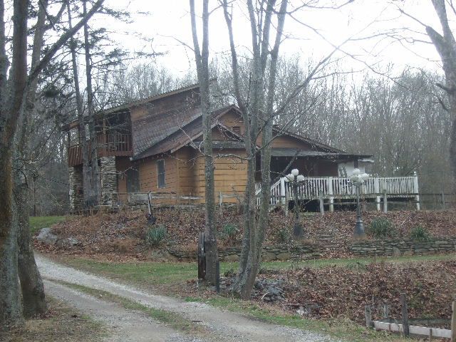 421 S Mills River Rd, Horse Shoe, NC 28742