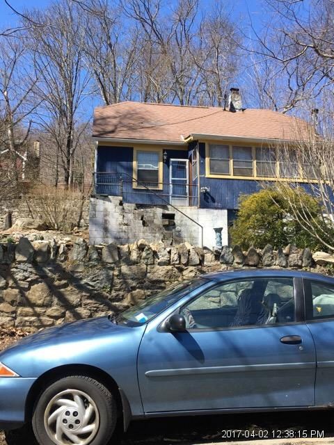 356 Lake Dr, Lake Peekskill, NY 10537