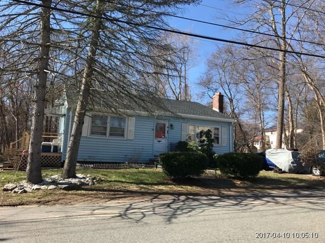 21 Woodlawn Rd, Randolph, MA 02368