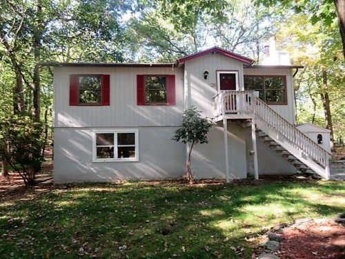 128 Windwood Dr, Dingmans Ferry, PA 18328