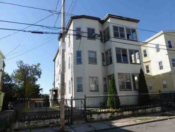 18-20 Boxford St, Lawrence, MA 01843