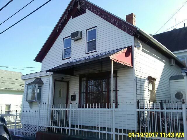 14 Cedar St, Lawrence, MA 01841