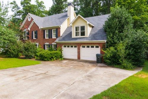 668 Wolfs Bane Dr NW, Acworth, GA 30102