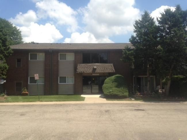 4425 Blackhawk Ln Apt 206, Lisle, IL 60532