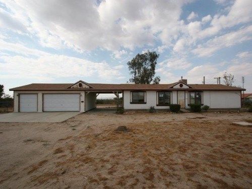 5476 Begonia Road, Phelan, CA 92371